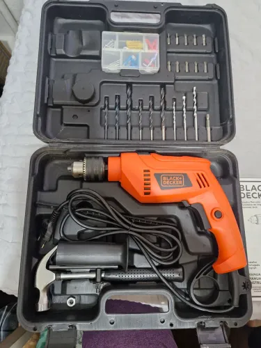 Furadeira Black and Decker