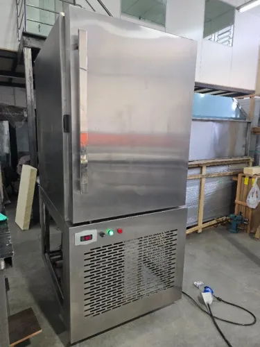 Ultracongelador industrial para 140 canecas