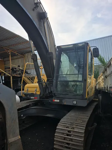 Escavadeira volvo EC-220 com Peneira Rotativa Ano 2020
