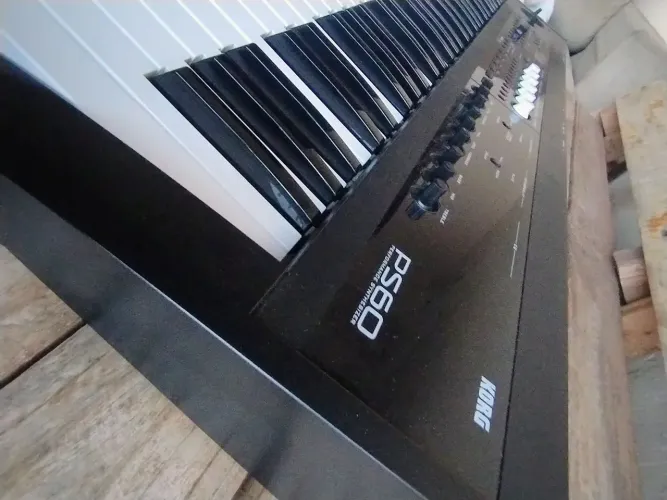 TECLADO KORG