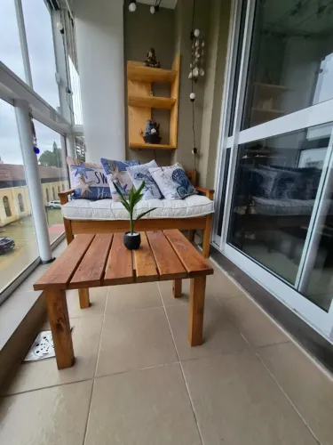 Conjunto Banco de Madeira + Mesa de Centro + Nicho Decorativo