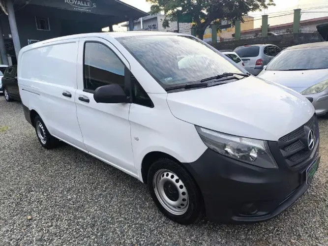 Mercedes-Benz Vito 111 CDI Furgão 1.6 TB Diesel 4P MEC 2016