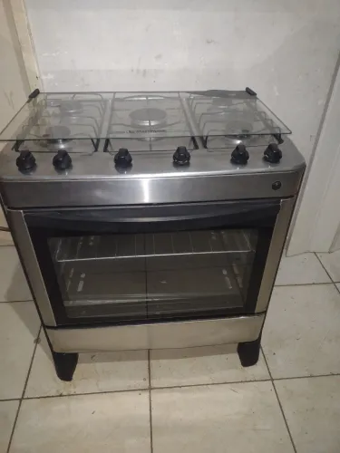 Fogão esmaltec 5 bocas todo inox praticamente novo pra hj temos entrega não e elétrico 