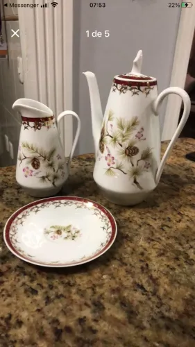 Conjunto antigo de chá
