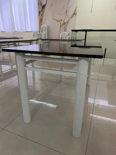 Vendo Mesa de mármore 150x80 pé 