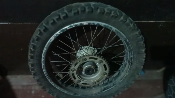 Vendo pneus completos para moto moto BROS ou XRE