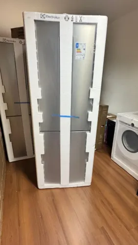 Geladeira Electrolux Frost Free Inverse 490L Inox (IB51S) nova