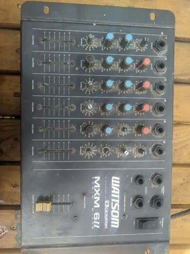 Vende-se Mesa Wattsom MXM 6II.