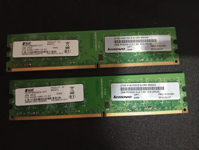 Memória RAM 4GB DDR2 (2GB×2)