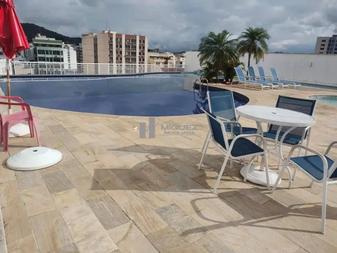 Apartamento cobertura à venda, Rua Barão Mesquita, Tijuca. Varandão, 2 quartos sendo 1 suí