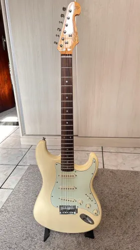 Guitarra stratocaster sx