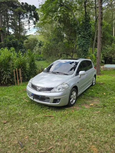 Nissan Tiida SL 1.8/1.8 Flex 16V Mec. 2013