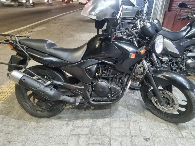 Fazer - 250, moto extra.