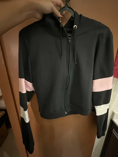 moletom feminino com capuz preto