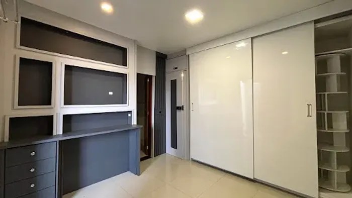 LOCAÇÃO: Kitinete semimobiliada em piso superior - Murta, Itajaí