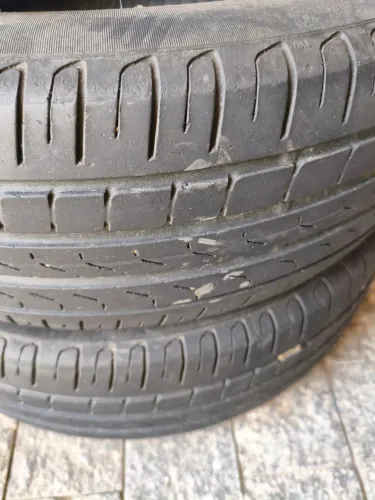 Pneu Pirelli cinturado 195/55 R16 meia vida