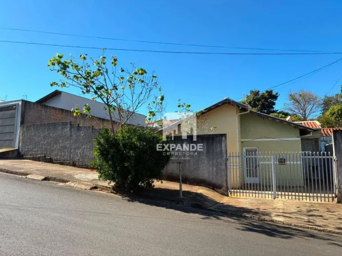 Casa com 2 dormitórios para alugar, 60 m² por R$ 1.650,00/mês - Jardim Itamarati - Botucat