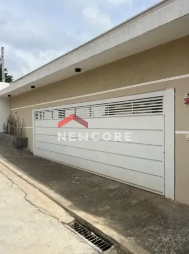 Casa de condomínio em Rua Novellara - Vila Mike - São Roque/SP
