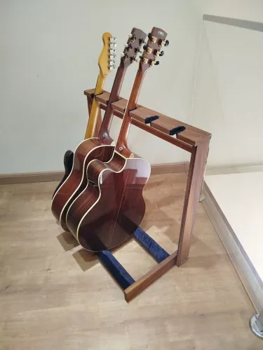 Suporte para 5 instrumentos ( guitarra, violão, baixo etc )