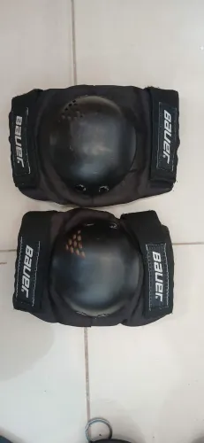 Oportunidade! 3 Pares de joelheiras + casquilhos de proteção