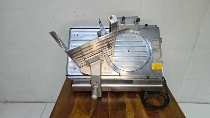 Fatiador/Cortador de Frios Inox Bermar BM 19 NR 127/220V