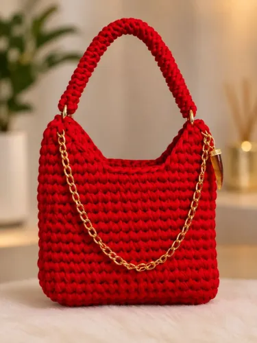 Bolsa de crochê em malha 
