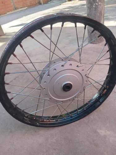 Vendo uma calha dianteira para motos modelo 125