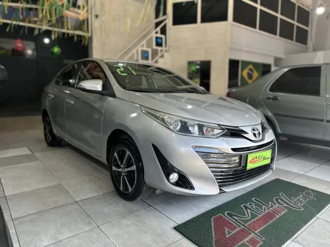 Toyota Yaris XLS Connect 1.5 Flex 16V 5P AUT 2021