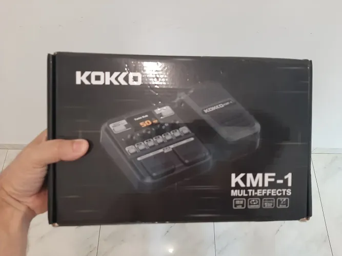 Pedaleira Kokko kmf-1 na caixa, tem bateria para acompanhamento e grava looper