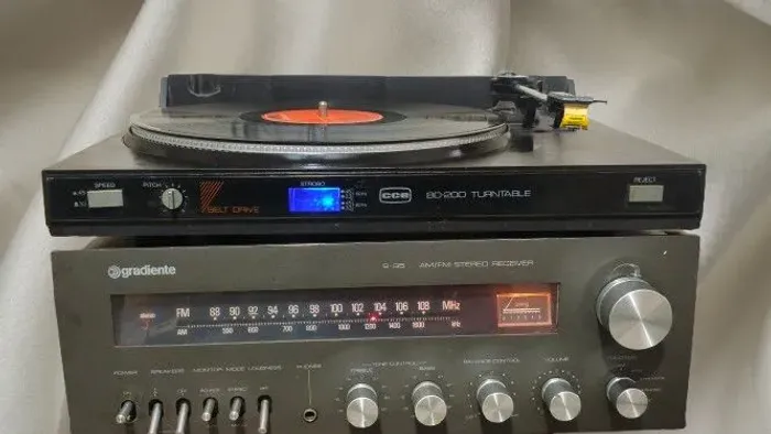 Toca disco CCE bd200 sucata para peças