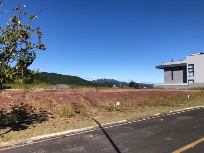 Terreno à venda em condomínio área total 375,00 m² no bairro Ponta Aguda em Blumenau/SC