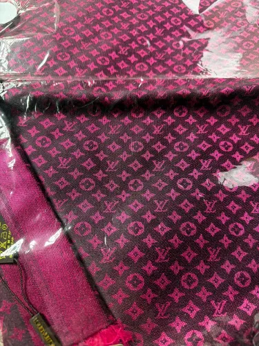 Echarpe LV pink and black 