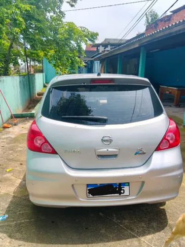 Nissan Tiida SL 1.8/1.8 Flex 16V Aut. 2012