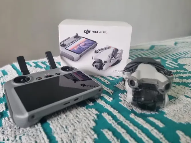 Drone Mini 4 PRO DJI RC2