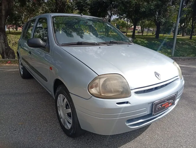 Renault Clio Authentique 1.0 8V 3P 2001