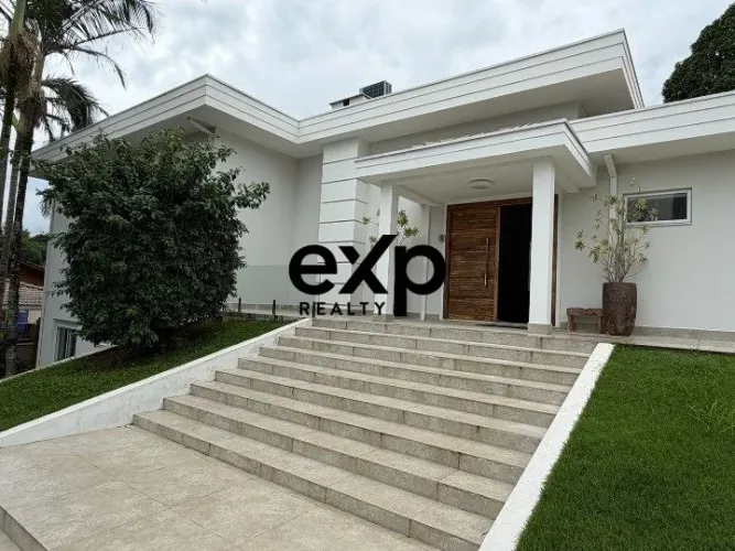 Casa para venda ou locação com 6 suítes no Condomínio Marambaia, em Vinhedo SP