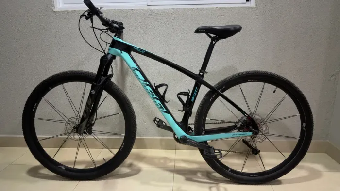 Bicicleta Light Carbon OGGI