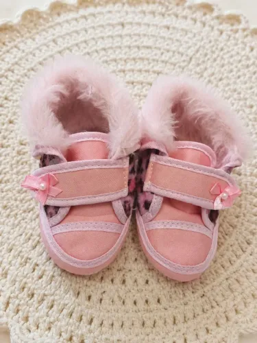 ? Sapatinho Infantil Rosa - semi novo - tam. 18?