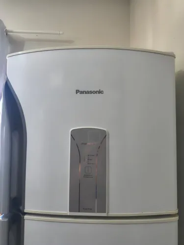 Geladeira Panasonic 370L.