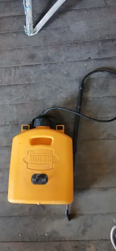 Bomba para aplicação de veneno marca Guarani