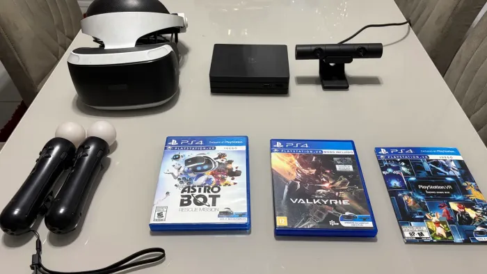 PSVR 1 v2 com caixa original, controles e jogos