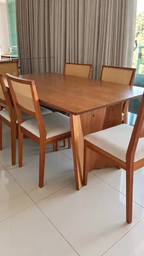 Mesa de jantar sob medida com 6 cadeiras em palhinha
