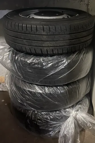 Pneus Pirelli 215/65/16C + Rodas de ferro (5x108).