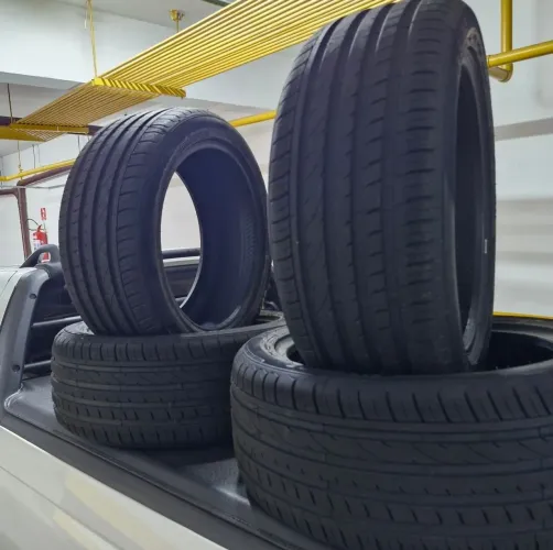 4 PNEUS ITARO 245/45R18  Novos