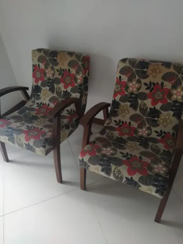 Vendo 2 poltronas.