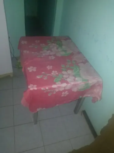 Vendo uma mesa de jantar
