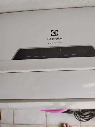 AR-CONDICIONADO  SPLIT ELECTROLUX ECOTURBO 18.000 BTUs - 220V