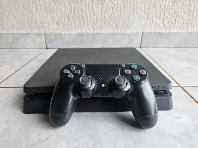 Vendo PS4 Slim 500GB + Controle Original | R$ 900