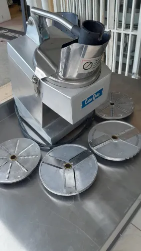 Processador de alimentos. I distrital com 4 discos precisos , 