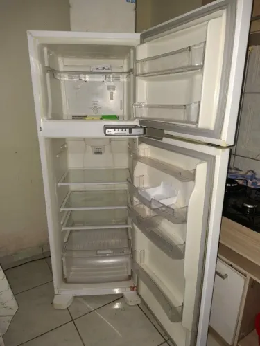 Geladeira Brastemp 352 litros branca